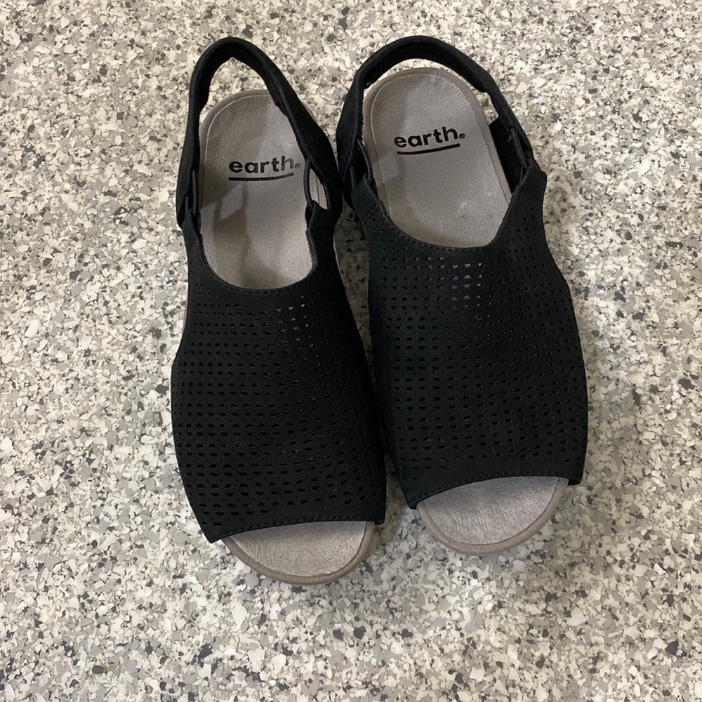 Earth sandals